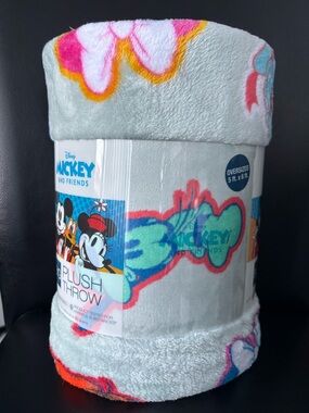 Disney Mickey Mouse & Friends Plush Throw